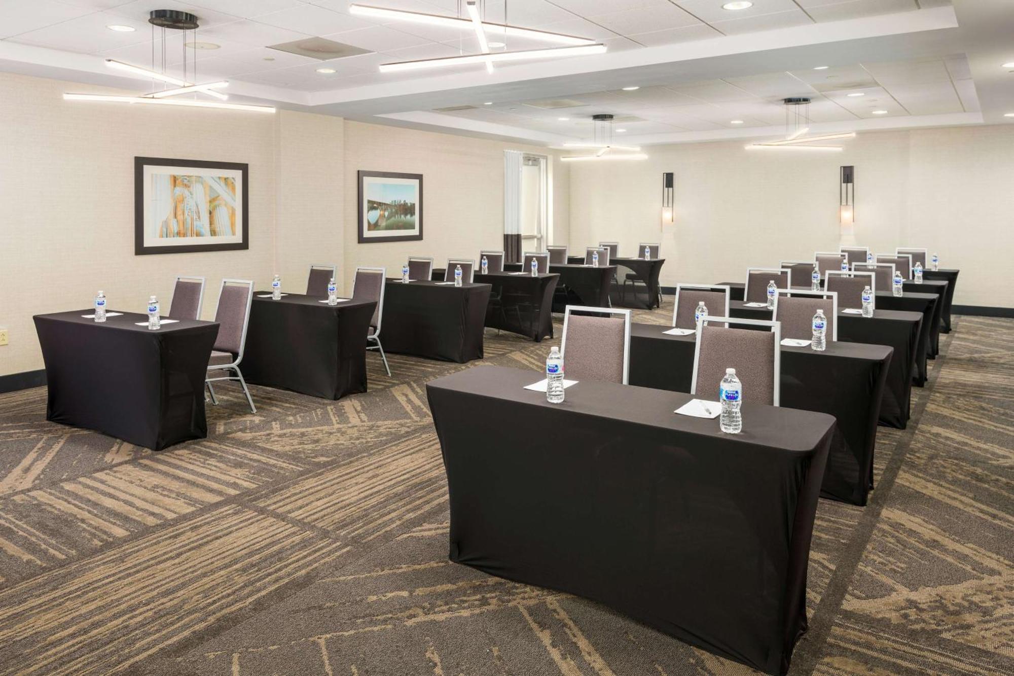 Hilton Garden Inn Silver Spring White Oak Ngoại thất bức ảnh