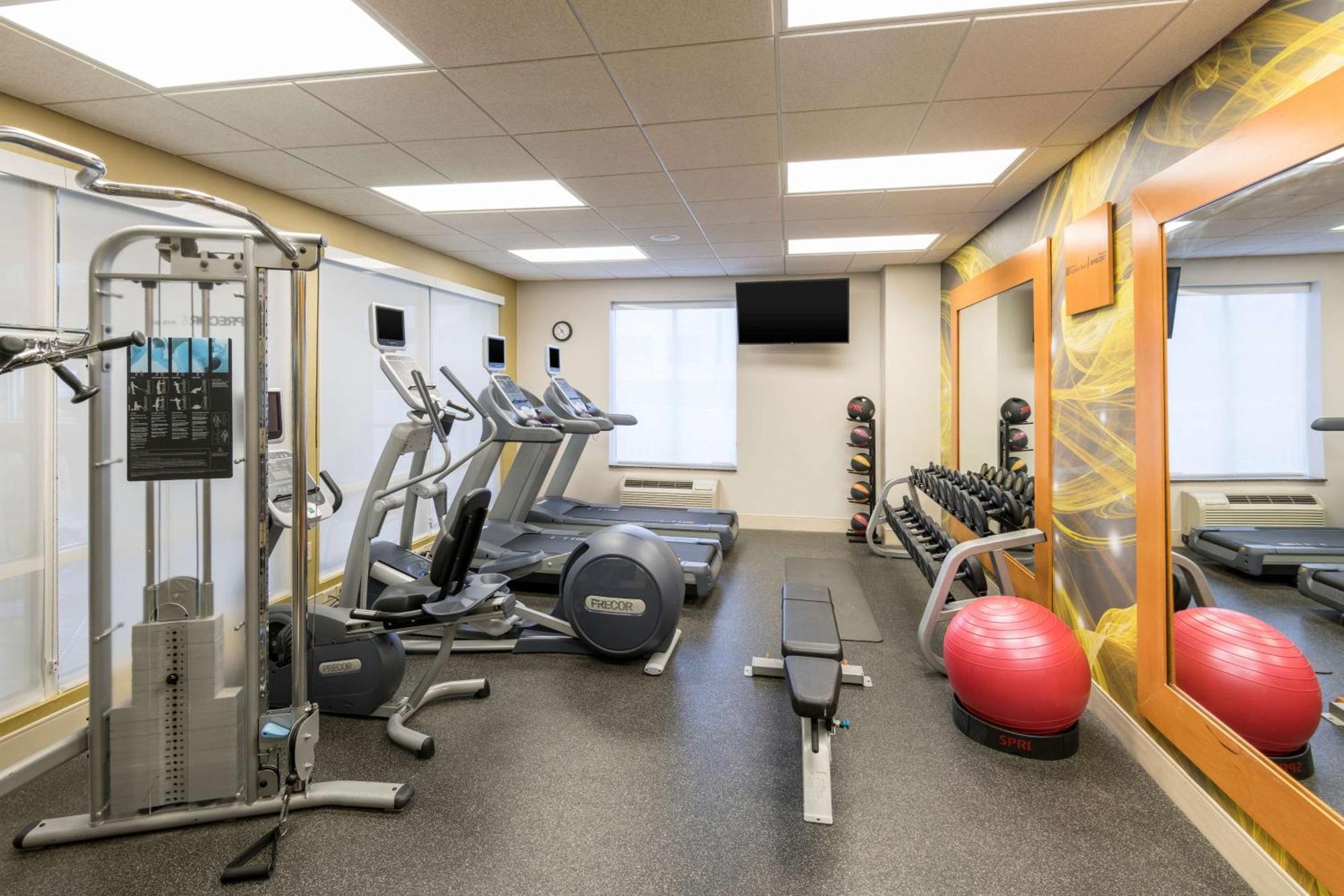 Hilton Garden Inn Silver Spring White Oak Ngoại thất bức ảnh